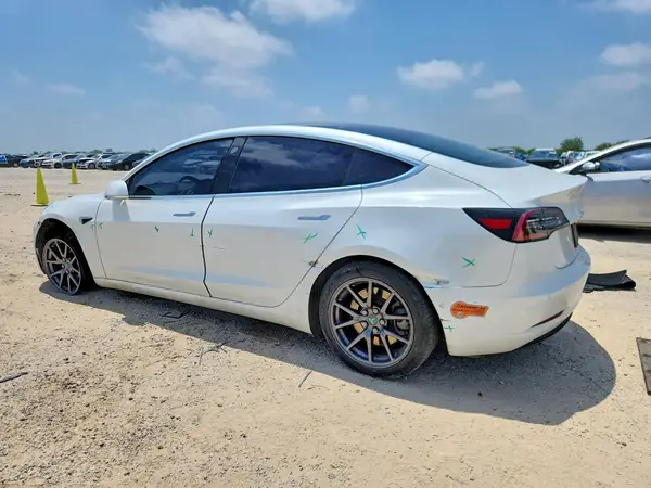 5YJ3E1EA2LF612633 2020 TESLA MODEL 3 - Image 2