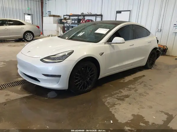 5YJ3E1EA2LF632820 2020 TESLA MODEL 3 - Image 2