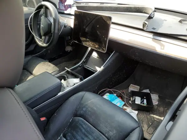 5YJ3E1EA2LF657782 2020 TESLA MODEL 3 - Image 8