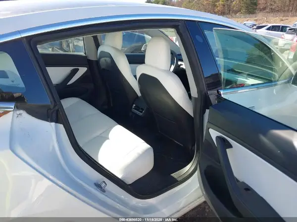5YJ3E1EA2LF709895 2020 TESLA MODEL 3 - Image 8