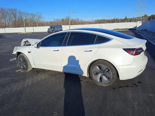 5YJ3E1EA2LF737146 2020 TESLA MODEL 3 - Image 2