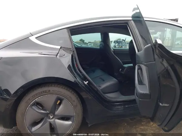 5YJ3E1EA2LF739124 2020 TESLA MODEL 3 - Image 8