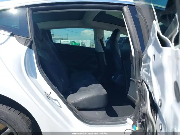 5YJ3E1EA2LF740502 2020 TESLA MODEL 3 - Image 8