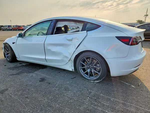 5YJ3E1EA2LF785231 2020 TESLA MODEL 3 - Image 2