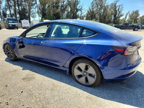 5YJ3E1EA2MF015791 2021 TESLA MODEL 3 - Image 2