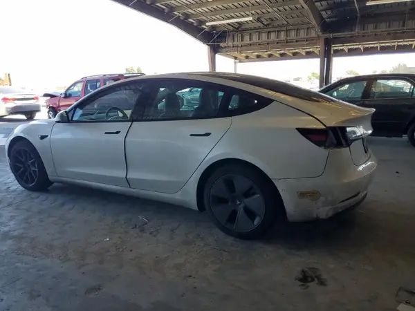 5YJ3E1EA2MF023549 2021 TESLA MODEL 3 - Image 2