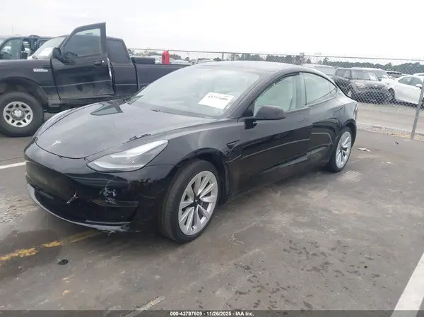 5YJ3E1EA2MF032381 2021 TESLA MODEL 3 - Image 2