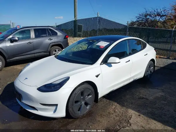 5YJ3E1EA2MF046412 2021 TESLA MODEL 3 - Image 2