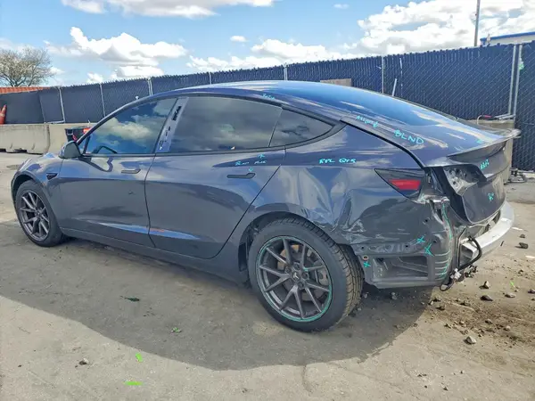 5YJ3E1EA2MF048077 2021 TESLA MODEL 3 - Image 2