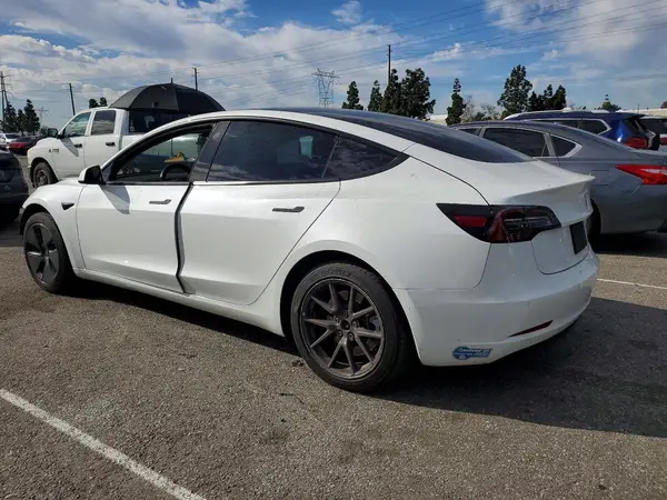 5YJ3E1EA2MF053120 2021 TESLA MODEL 3 - Image 2