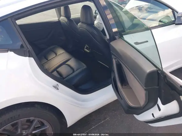 5YJ3E1EA2MF057698 2021 TESLA MODEL 3 - Image 8