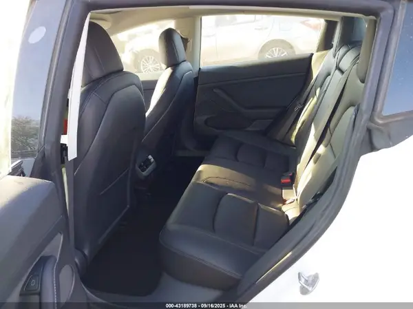 5YJ3E1EA2MF066370 2021 TESLA MODEL 3 - Image 8