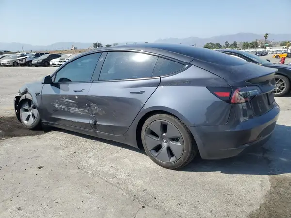 5YJ3E1EA2MF070385 2021 TESLA MODEL 3 - Image 2