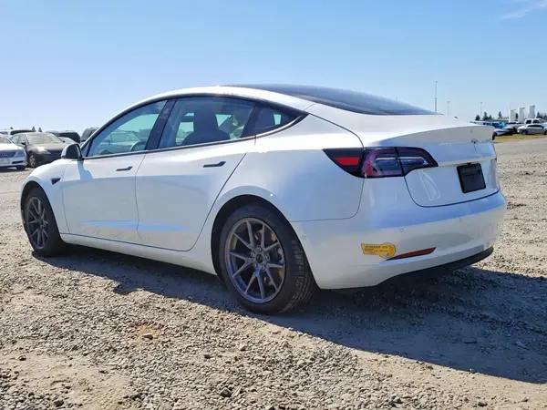 5YJ3E1EA2MF070726 2021 TESLA MODEL 3 - Image 2