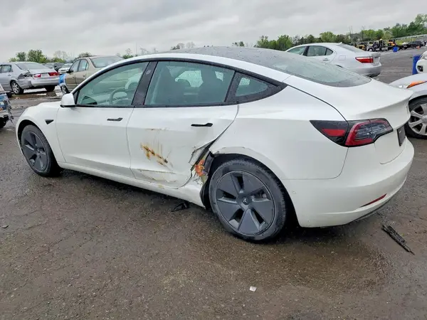 5YJ3E1EA2MF078051 2021 TESLA MODEL 3 - Image 2
