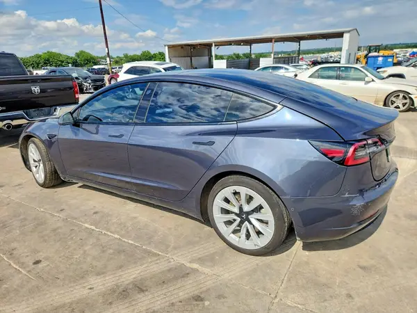 5YJ3E1EA2MF084545 2021 TESLA MODEL 3 - Image 2