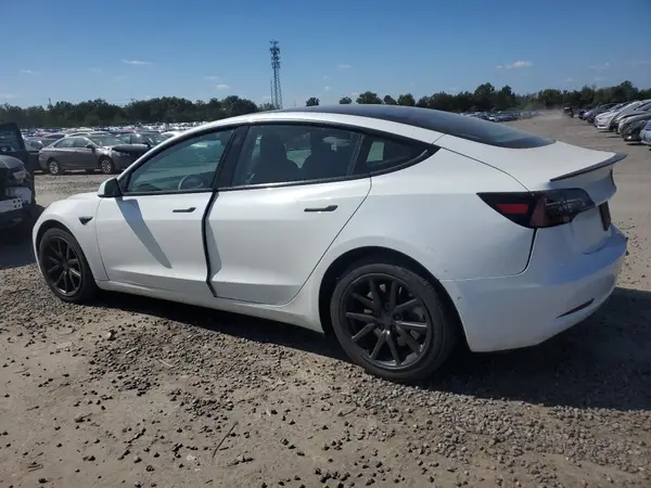 5YJ3E1EA2MF087543 2021 TESLA MODEL 3 - Image 2
