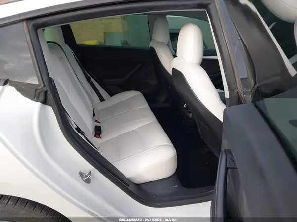 5YJ3E1EA2MF087803 2021 TESLA MODEL 3 - Image 8