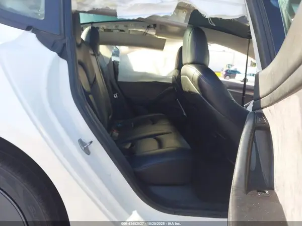 5YJ3E1EA2MF091737 2021 TESLA MODEL 3 - Image 8
