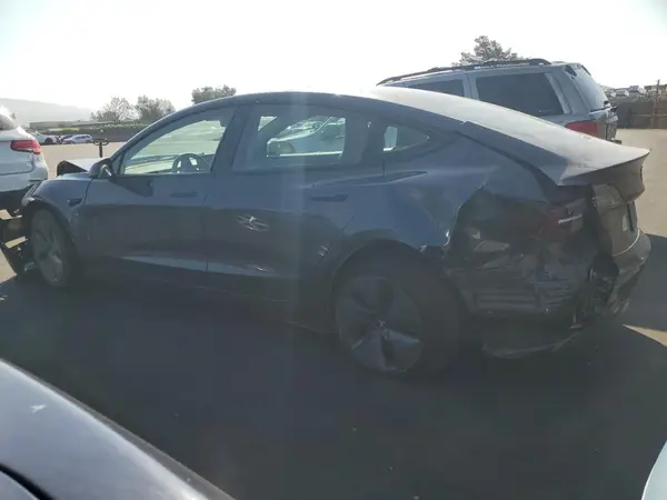 5YJ3E1EA2MF092872 2021 TESLA MODEL 3 - Image 2