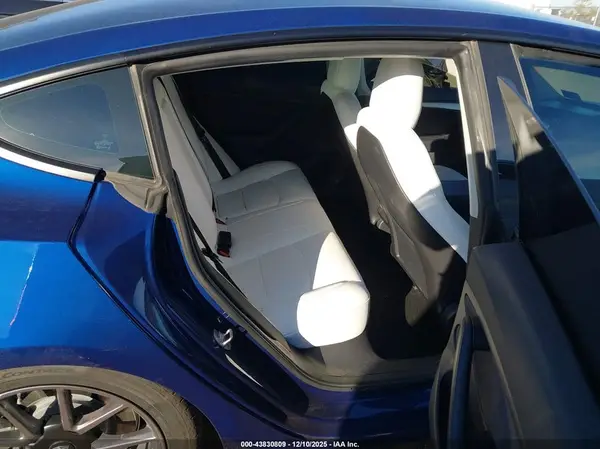 5YJ3E1EA2MF094461 2021 TESLA MODEL 3 - Image 8