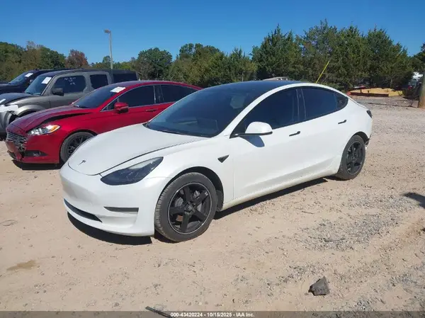 5YJ3E1EA2MF096419 2021 TESLA MODEL 3 - Image 2