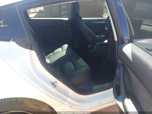 5YJ3E1EA2MF096419 2021 TESLA MODEL 3 - Image 8