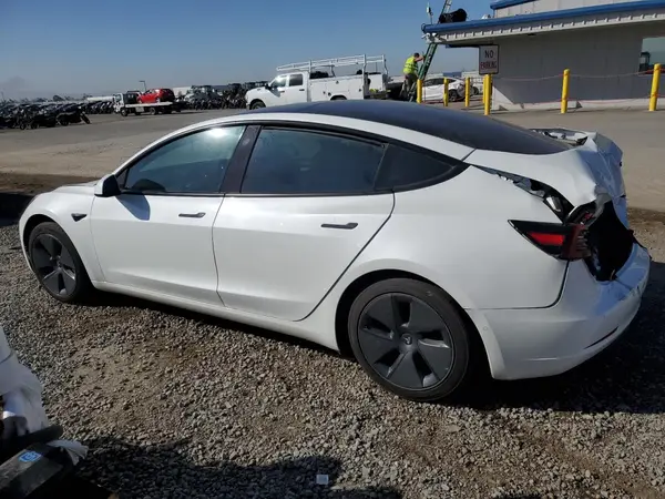 5YJ3E1EA2MF098316 2021 TESLA MODEL 3 - Image 2