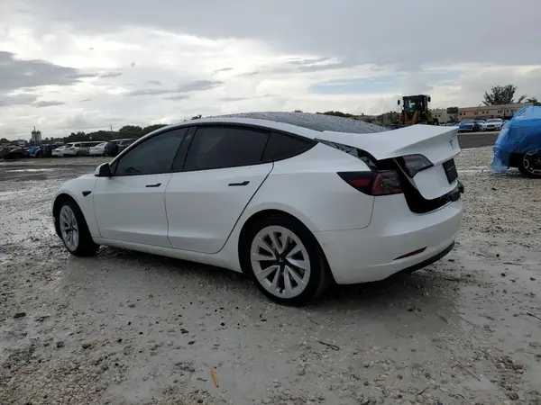 5YJ3E1EA2MF098543 2021 TESLA MODEL 3 - Image 2