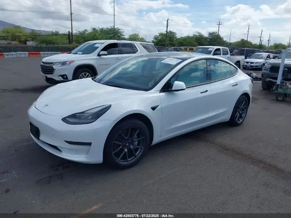 5YJ3E1EA2MF100789 2021 TESLA MODEL 3 - Image 2