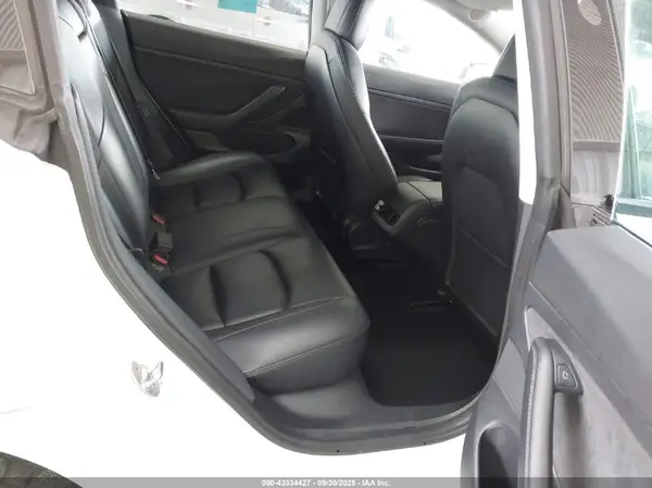 5YJ3E1EA2MF850581 2021 TESLA MODEL 3 - Image 8