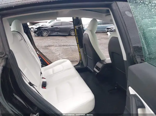 5YJ3E1EA2MF850757 2021 TESLA MODEL 3 - Image 8