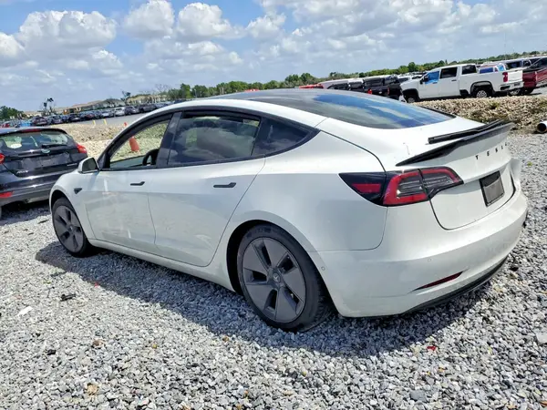 5YJ3E1EA2MF851472 2021 TESLA MODEL 3 - Image 2