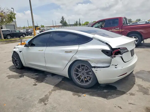 5YJ3E1EA2MF853819 2021 TESLA MODEL 3 - Image 2