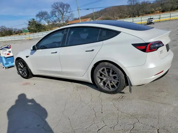 5YJ3E1EA2MF854341 2021 TESLA MODEL 3 - Image 2