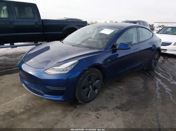 5YJ3E1EA2MF857725 2021 TESLA MODEL 3 - Image 2