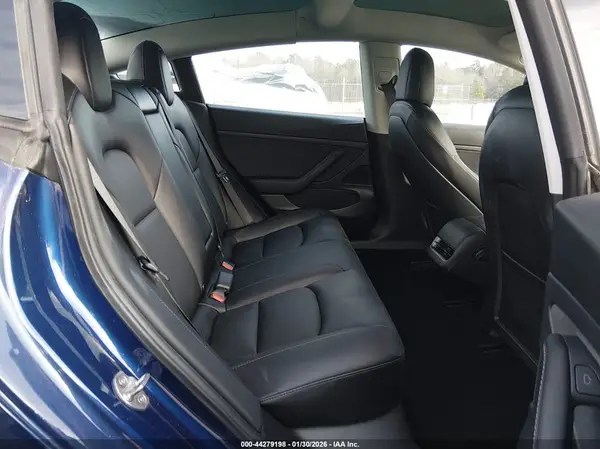 5YJ3E1EA2MF857725 2021 TESLA MODEL 3 - Image 8
