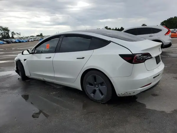 5YJ3E1EA2MF859832 2021 TESLA MODEL 3 - Image 2