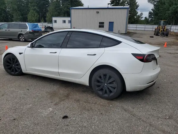5YJ3E1EA2MF870703 2021 TESLA MODEL 3 - Image 2