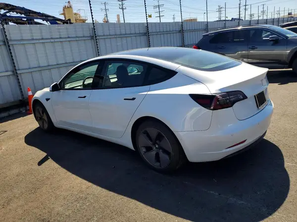 5YJ3E1EA2MF870975 2021 TESLA MODEL 3 - Image 2
