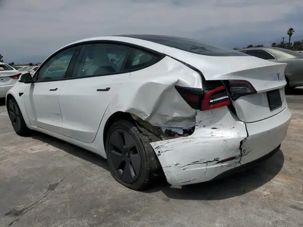 5YJ3E1EA2MF873259 2021 TESLA MODEL 3 - Image 2