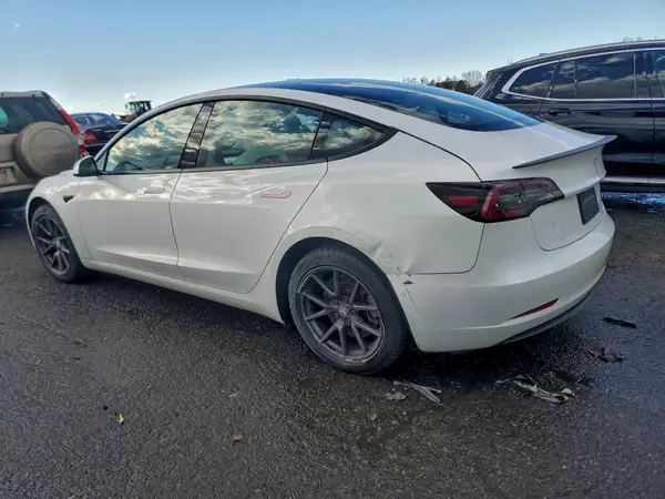 5YJ3E1EA2MF873360 2021 TESLA MODEL 3 - Image 2