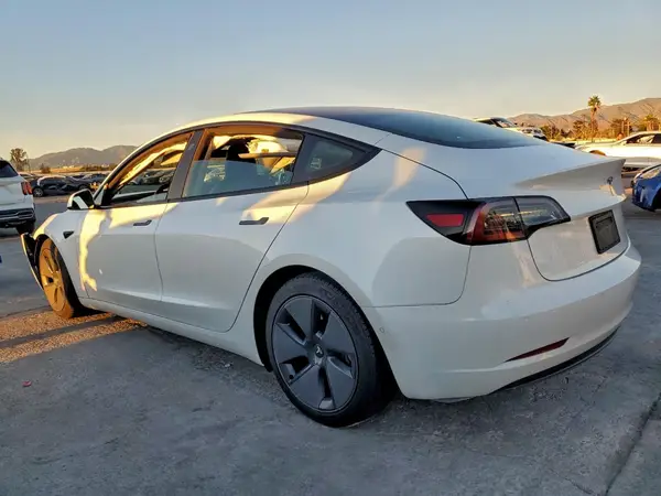 5YJ3E1EA2MF874136 2021 TESLA MODEL 3 - Image 2
