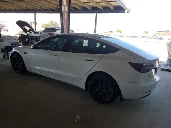 5YJ3E1EA2MF874508 2021 TESLA MODEL 3 - Image 2