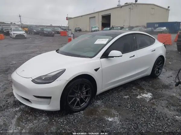 5YJ3E1EA2MF913341 2021 TESLA MODEL 3 - Image 2