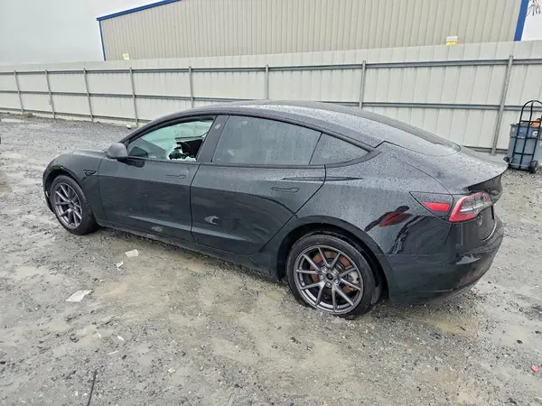 5YJ3E1EA2MF915994 2021 TESLA MODEL 3 - Image 2