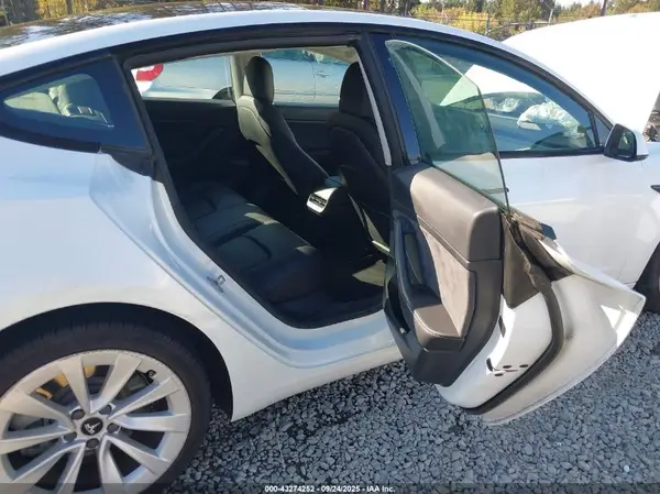 5YJ3E1EA2MF918331 2021 TESLA MODEL 3 - Image 8