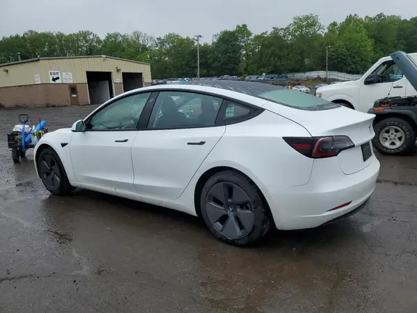 5YJ3E1EA2MF919821 2021 TESLA MODEL 3 - Image 2