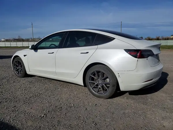 5YJ3E1EA2MF920385 2021 TESLA MODEL 3 - Image 2