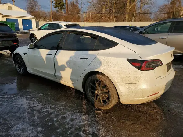 5YJ3E1EA2MF921181 2021 TESLA MODEL 3 - Image 2